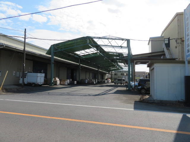 鴻巣市上谷の倉庫の外観
