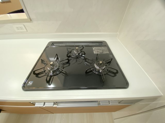 所沢市山口・全3棟　新築未入居一戸建　1号棟のキッチン|3口コンロ