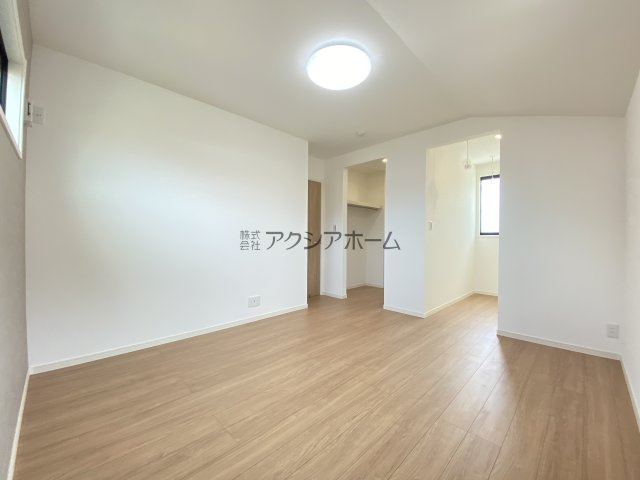 所沢市上新井2丁目・全1棟　新築一戸建　～リビング吹抜け～の寝室|洋室7.3帖