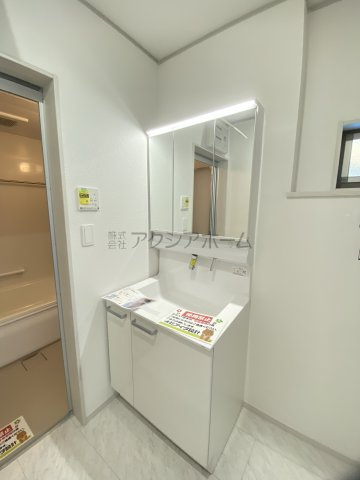 所沢市山口・全3棟　新築未入居一戸建て　2号棟の独立洗面台