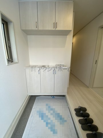 所沢市山口・全3棟　新築未入居一戸建て　2号棟の玄関