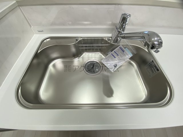 所沢市山口・全3棟　新築未入居一戸建　2号棟のキッチン|浄水器付水栓