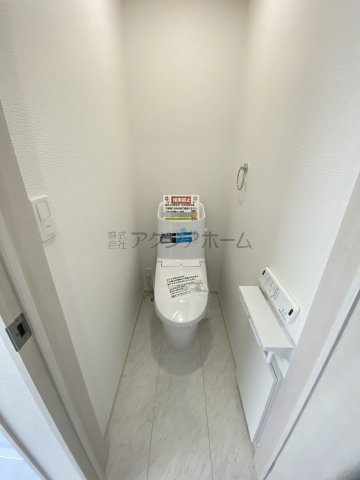 所沢市山口・全3棟　新築未入居一戸建て　2号棟のトイレ|2Fトイレ