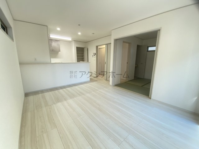 所沢市山口・全3棟　新築未入居一戸建　2号棟の居間・リビング