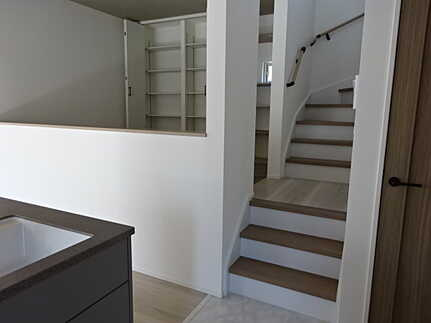 南区堀越３丁目 の前面道路含む現地写真