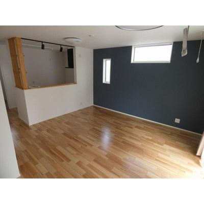 【居間・リビング】 | さいたま市岩槻区城南４丁目戸建 | ゆったりとしたリビングです