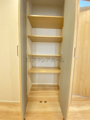 ライオンズマンション小手指の収納|廊下収納