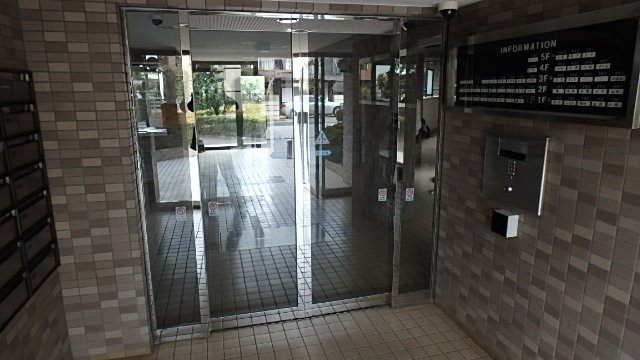 ライオンズマンション小手指のエントランス