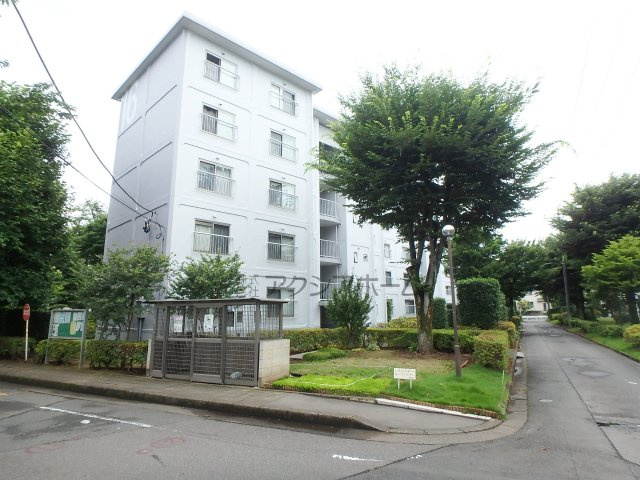 西武狭山グリーンヒル　16号棟の外観