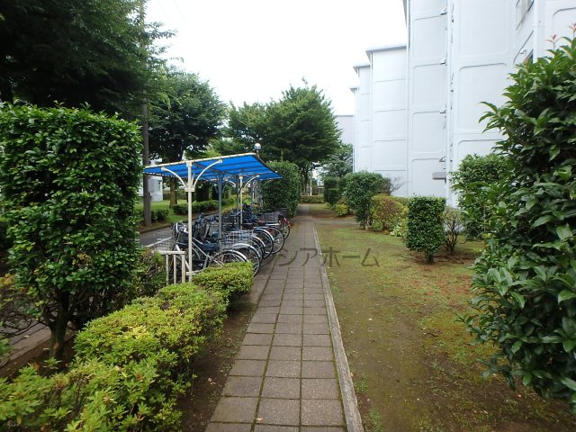 西武狭山グリーンヒル　16号棟の駐輪場