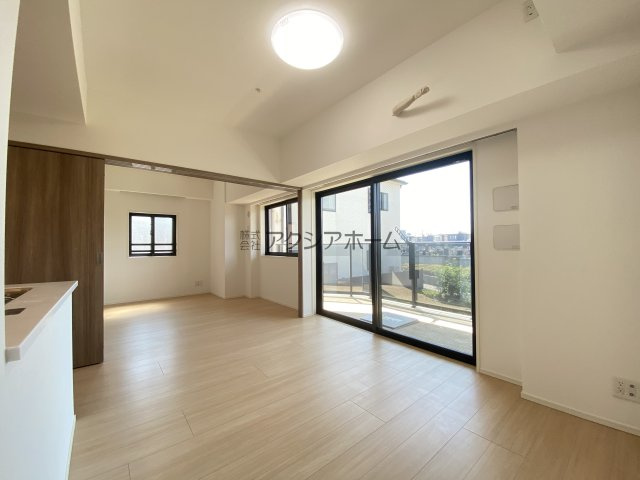 プレシス所沢元町　の居間・リビング