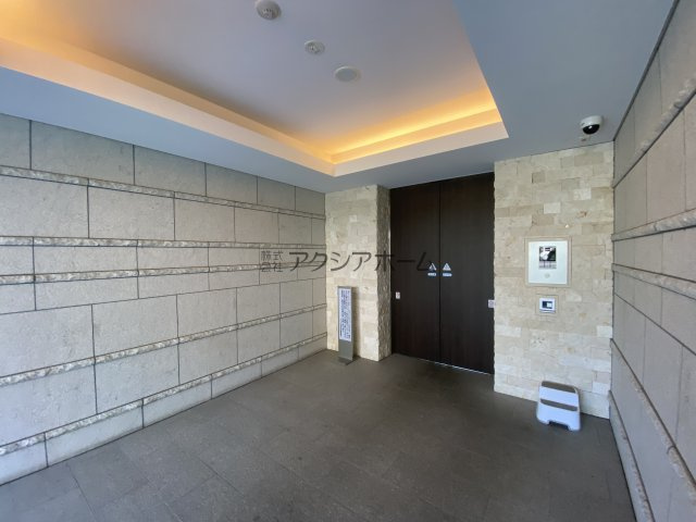 プレシス所沢元町　のエントランス