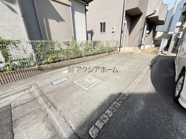 東村山市恩多町5丁目　中古一戸建　～LDKゆったり18帖～の駐車場|駐車1台可能です