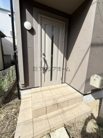 東村山市恩多町5丁目　中古一戸建　～LDKゆったり18帖～の玄関