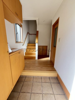 【玄関】 | 東村山市恩多町5丁目　中古一戸建　～LDKゆったり18帖～