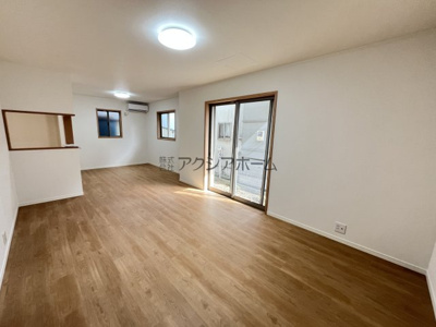 【居間・リビング】 | 東村山市恩多町5丁目　中古一戸建　～LDKゆったり18帖～