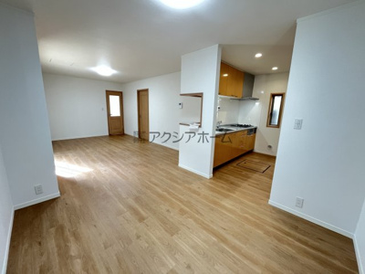 【居間・リビング】 | 東村山市恩多町5丁目　中古一戸建　～LDKゆったり18帖～ | LDK18帖