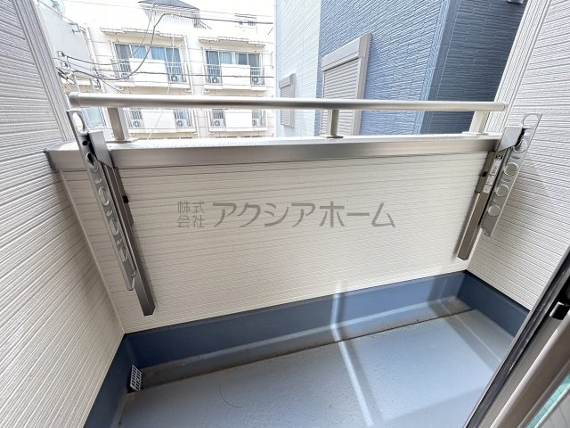 東村山市本町1丁目・全2棟　新築未入居一戸建　2号棟のバルコニー