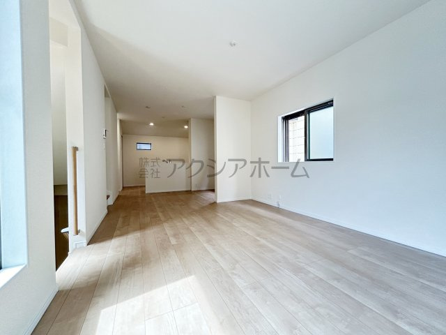 東村山市本町1丁目・全2棟　新築未入居一戸建　2号棟の居間・リビング|2Fに広々ゆったりLDK17.81帖を配置した間取り