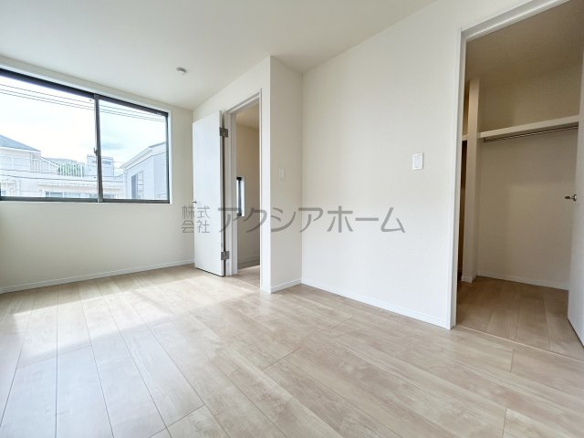 東村山市本町1丁目・全2棟　新築未入居一戸建　2号棟の寝室|3F洋室5.68帖