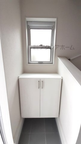 所沢市宮本町2丁目　中古一戸建　～LDK13.5帖～の玄関|玄関収納