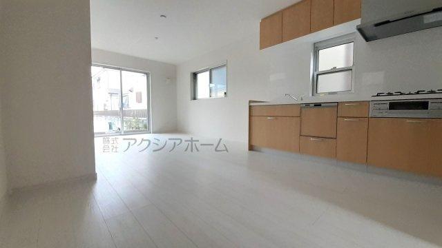 所沢市宮本町2丁目　中古一戸建　～LDK13.5帖～の居間・リビング