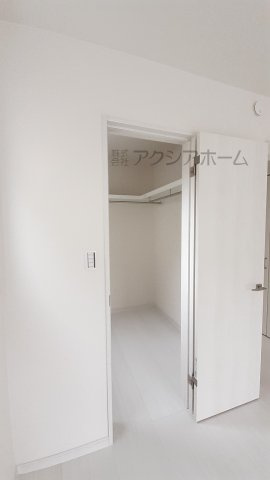 所沢市宮本町2丁目　中古一戸建　～LDK13.5帖～の収納|2階洋室10帖のウォークインクローゼット
