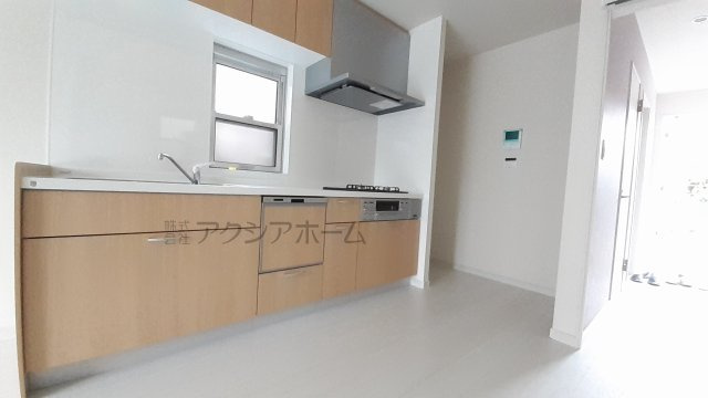 所沢市宮本町2丁目　中古一戸建　～LDK13.5帖～のキッチン|壁付けキッチン