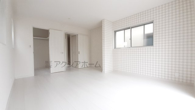 所沢市宮本町2丁目　中古一戸建　～LDK13.5帖～の寝室|2階洋室10帖