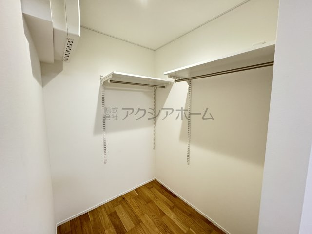 東大和市芋窪5丁目・全3棟　新築未入居一戸建　1号棟の収納|1階洋室5.6帖のウォークインクローゼット