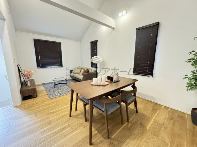 東大和市芋窪5丁目・全3棟　新築未入居一戸建　1号棟の居間・リビング