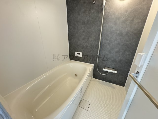 東大和市芋窪5丁目・全3棟　新築未入居一戸建　1号棟の浴室|1坪タイプのユニットバス