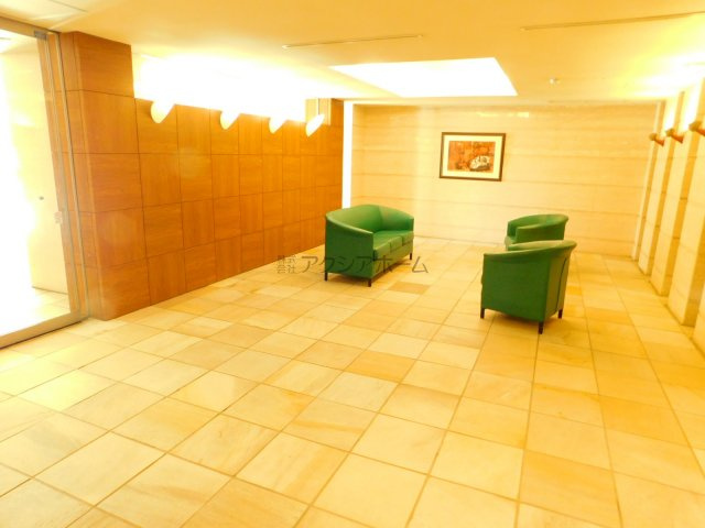 ユアコート新所沢エルグリーンのエントランス