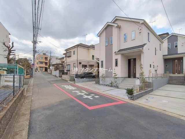 所沢市東所沢3丁目・全4棟　新築一戸建　D号棟の前面道路含む現地写真