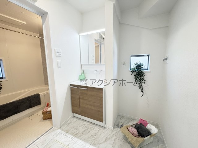 所沢市東所沢3丁目・全4棟　新築一戸建　D号棟の独立洗面台