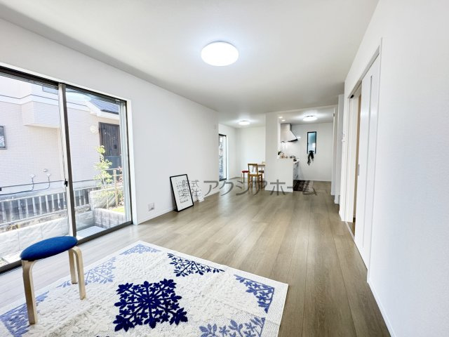 所沢市東所沢3丁目・全4棟　新築一戸建　D号棟の居間・リビング|（家具は含まれません）