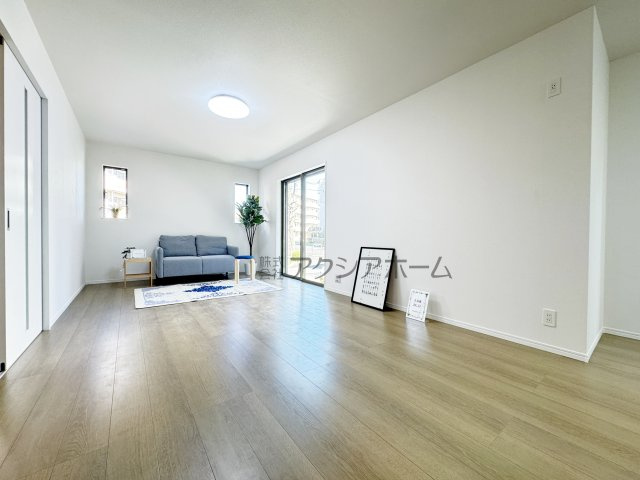 所沢市東所沢3丁目・全4棟　新築一戸建　D号棟の居間・リビング|（家具は含まれません）