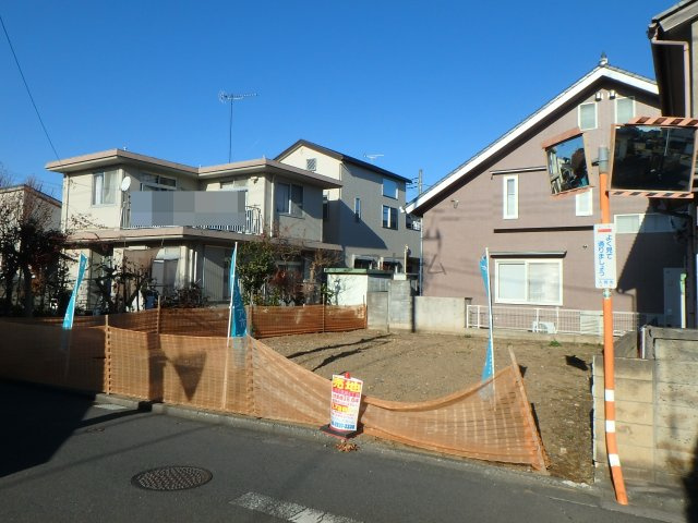 入間市豊岡4丁目・全1区画　建築条件なし土地　～買物便利～の前面道路含む現地写真|現地写真