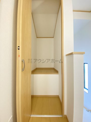 所沢市岩岡町・全2棟　新築一戸建　1号棟　～並列駐車2台可～の収納|2F備蓄倉庫