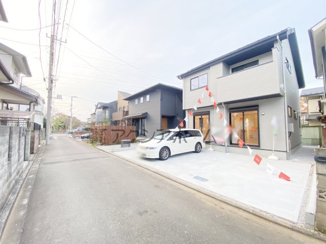 東村山市野口町3丁目・全1棟　新築一戸建　～LDK17帖～の前面道路含む現地写真