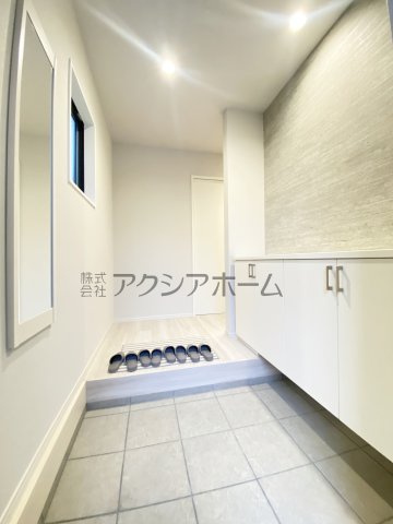 東村山市野口町3丁目・全1棟　新築一戸建　～LDK17帖～の玄関