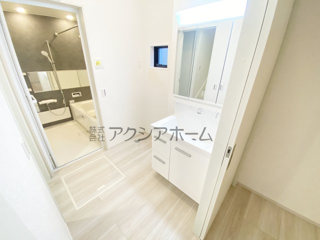 東村山市野口町3丁目・全1棟　新築一戸建　～LDK17帖～の独立洗面台