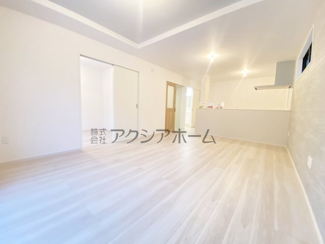 東村山市野口町3丁目・全1棟　新築一戸建　～LDK17帖～の居間・リビング