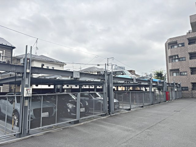 ライオンズガーデン航空公園の駐車場