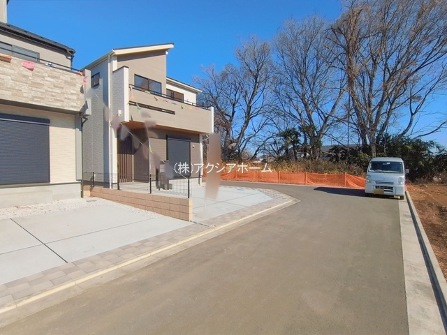 所沢市下安松・全11棟　新築一戸建　7号棟の前面道路含む現地写真