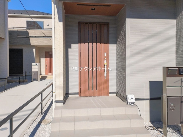 所沢市下安松・全11棟　新築一戸建　9号棟の玄関