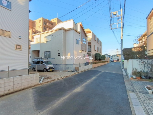 所沢市小手指町4丁目・全5棟　新築一戸建　1号棟の前面道路含む現地写真|2025年10月7日撮影