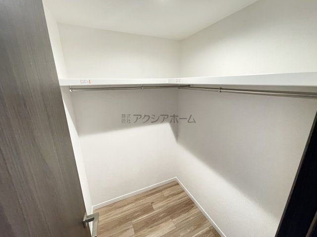 モアステージ東所沢の収納|洋室7.0帖のウォークインクローゼット
