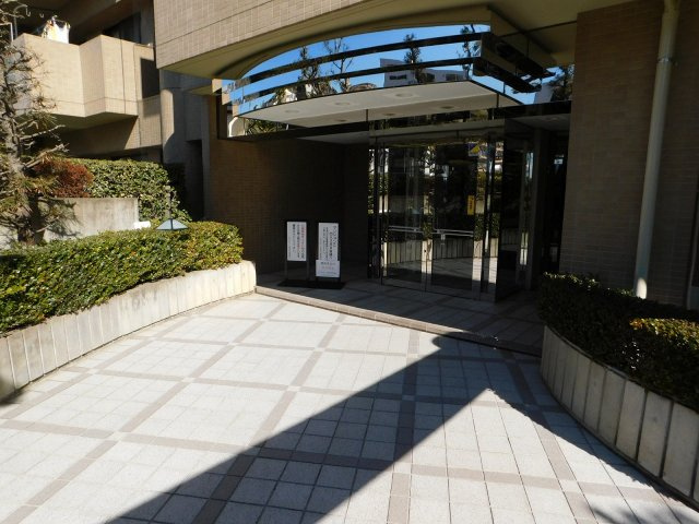 モアステージ東所沢のエントランス