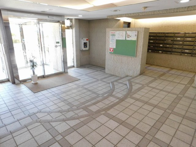 モアステージ東所沢のエントランス